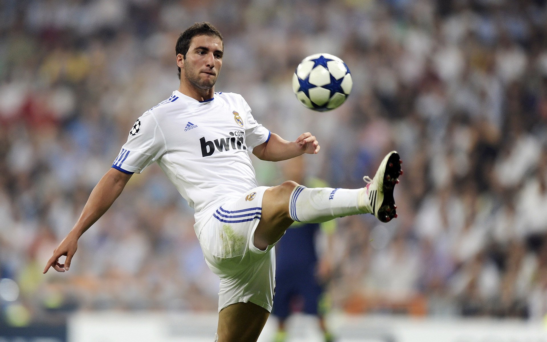 快船后场组合接受媒体访问谈目标一致性，快船队得分后卫